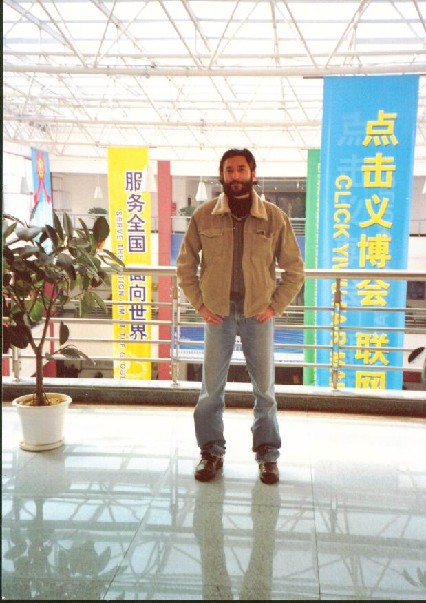 Shaw in Futian Market Yi wu.jpg